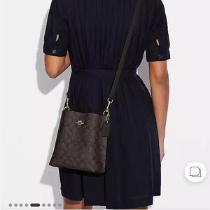 Mollie Bucket Bag 22 In Signature Canvas